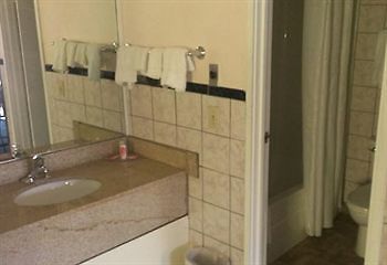 Econo Lodge Norwalk Ngoại thất bức ảnh