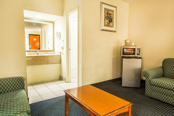 Econo Lodge Norwalk Ngoại thất bức ảnh